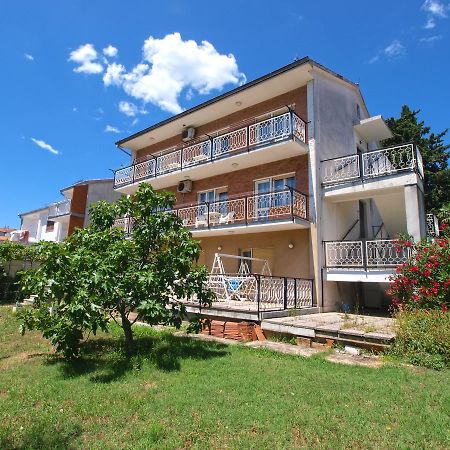 פולה Apartments Josip 74 מראה חיצוני תמונה