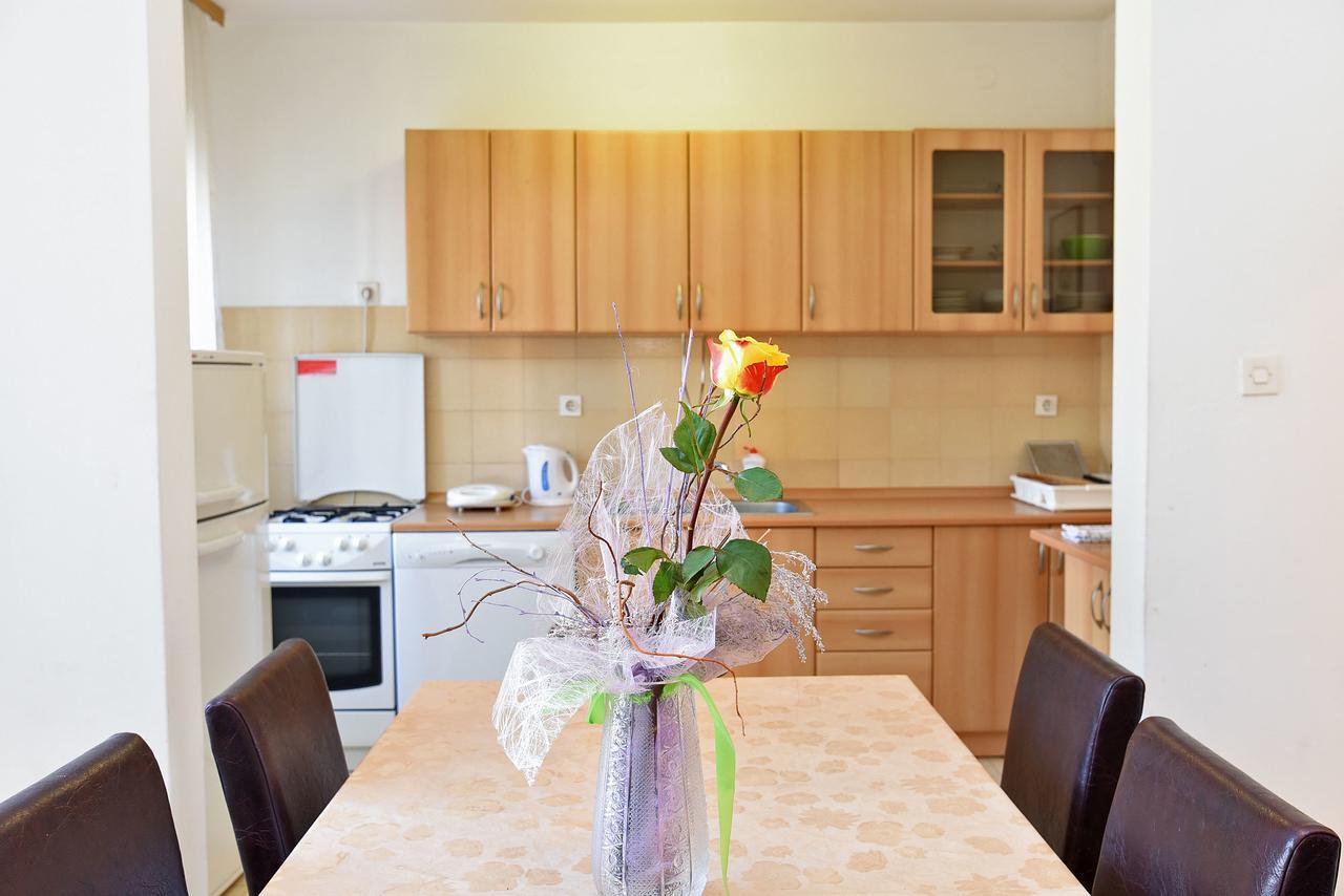 פולה Apartments Josip 74 מראה חיצוני תמונה