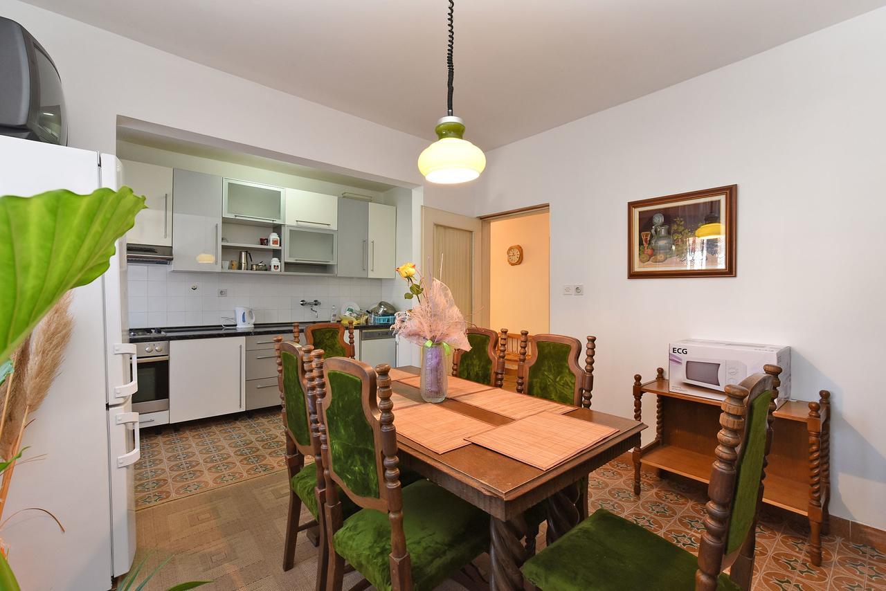 פולה Apartments Josip 74 מראה חיצוני תמונה