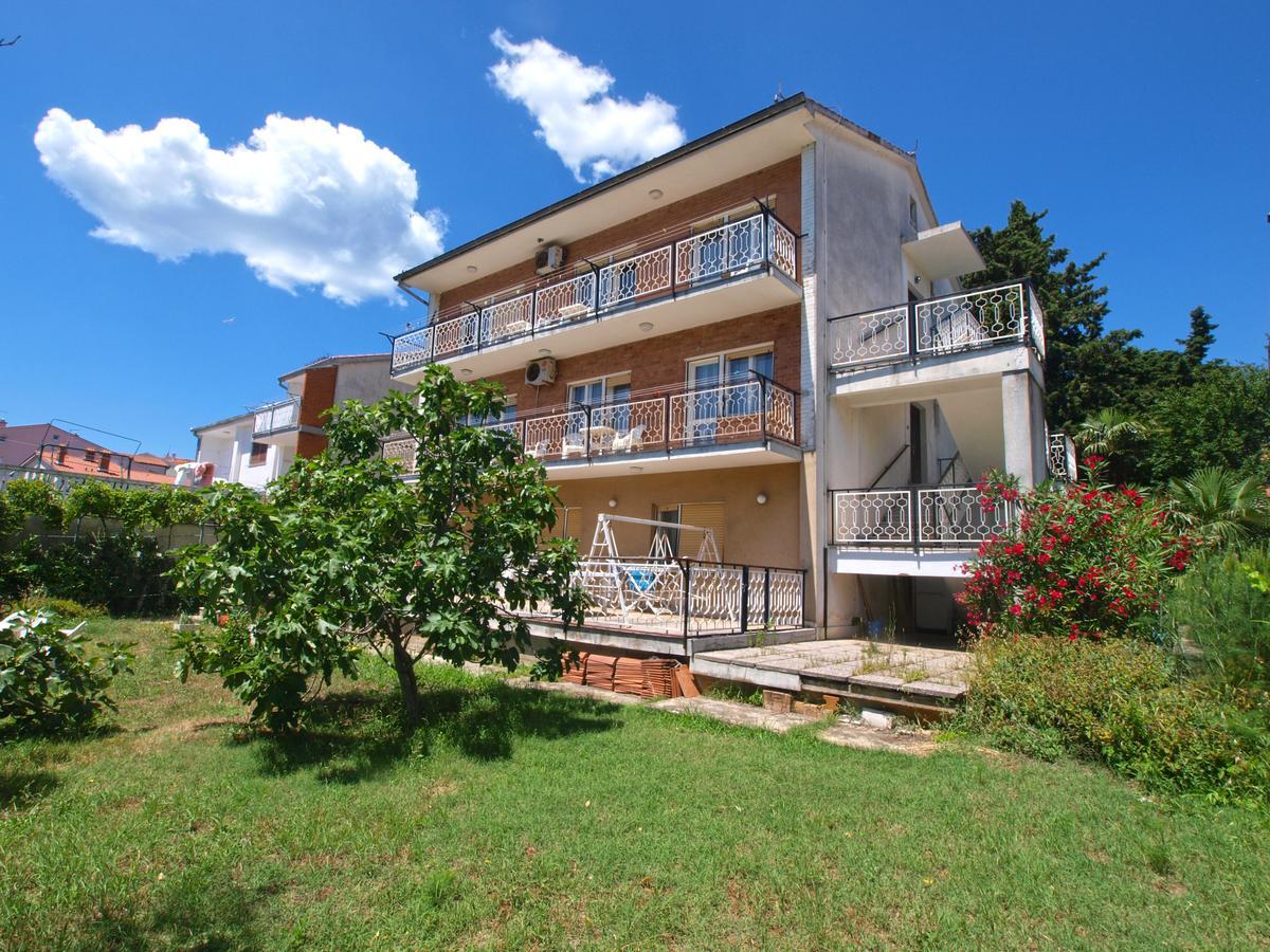 פולה Apartments Josip 74 מראה חיצוני תמונה