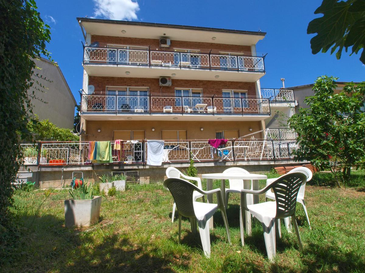 פולה Apartments Josip 74 מראה חיצוני תמונה